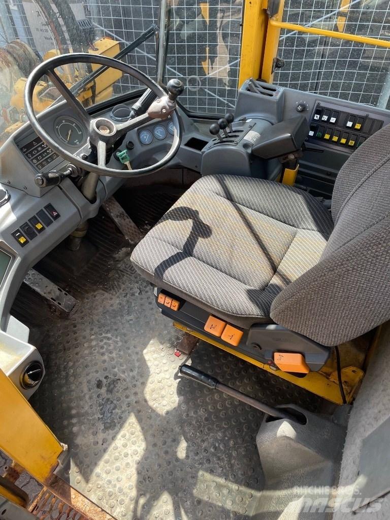 Volvo L120B Фронтальные погрузчики