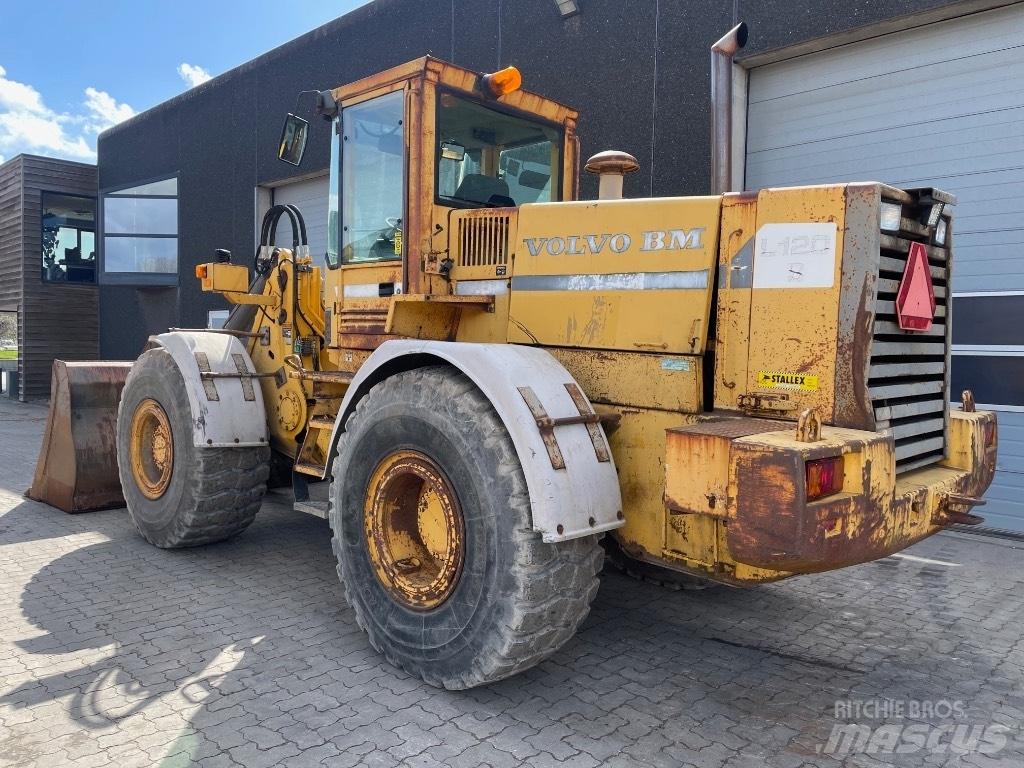 Volvo L120B Фронтальные погрузчики
