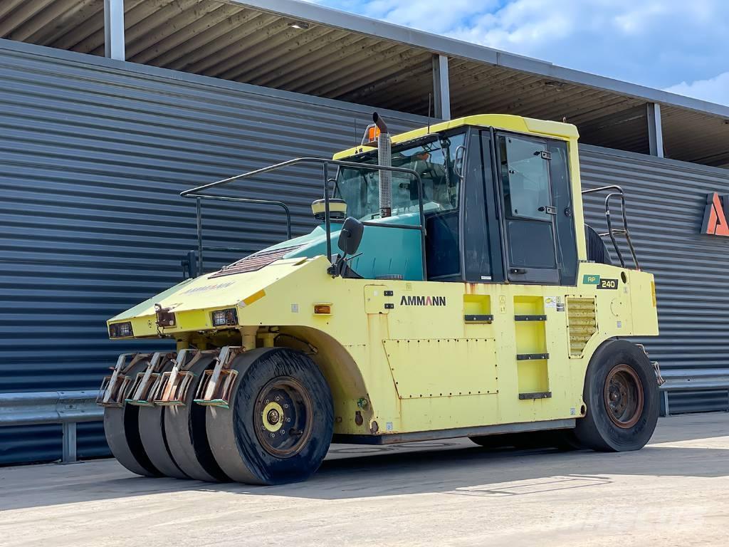 Ammann AP 240 Пневматические катки