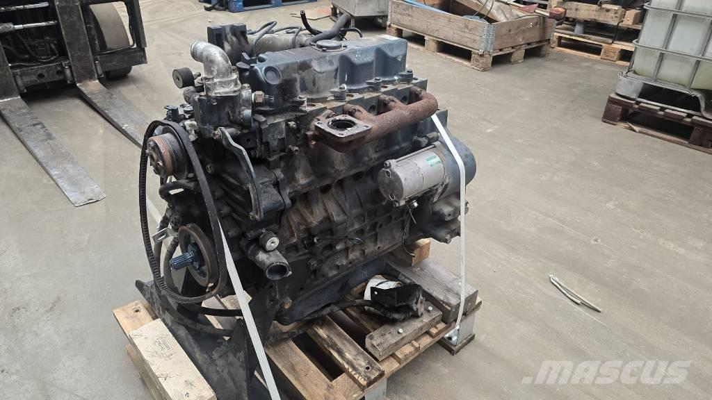 Kubota V 2403 Двигатели