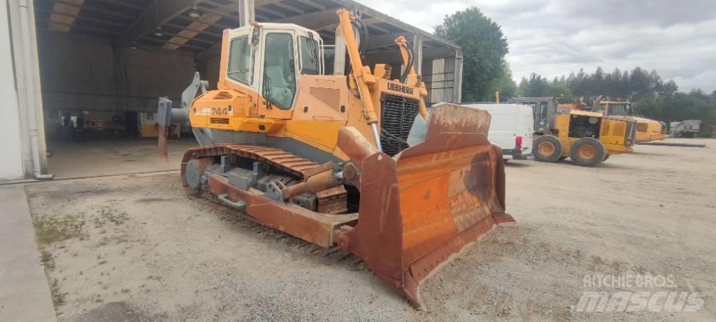 Liebherr PR 744 L Гусеничные бульдозеры