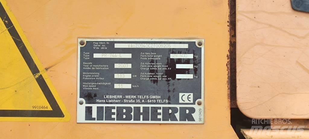 Liebherr PR 744 L Гусеничные бульдозеры