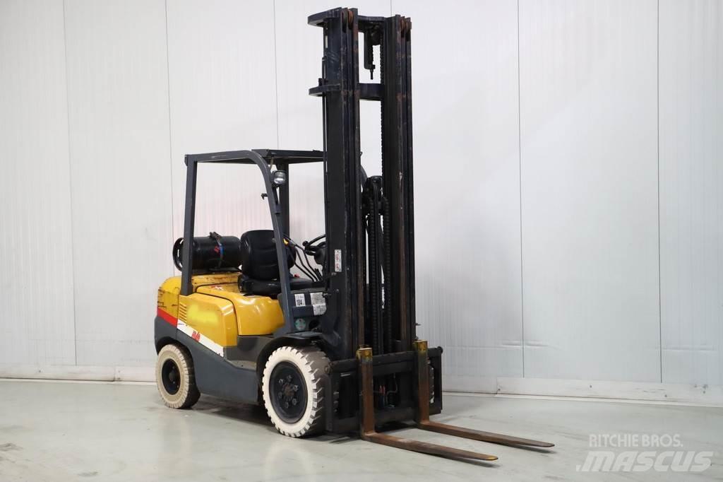 TCM FG30T3 Газовые погрузчики