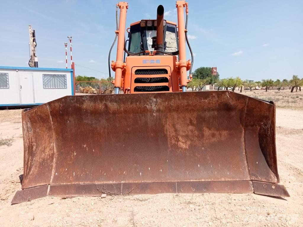 Fiat-Hitachi D 180 Гусеничные бульдозеры