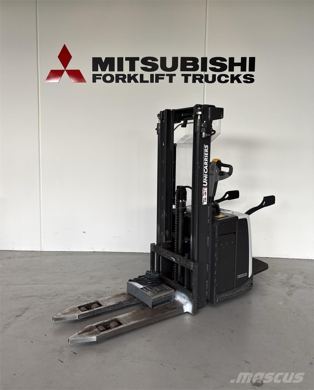 Atlet PSP160 Самоходные электроштабелёры