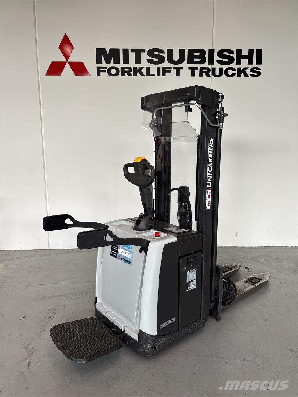 Atlet PSP160 Самоходные электроштабелёры