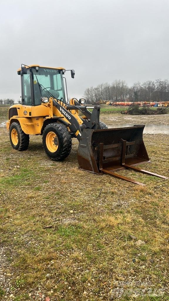 Volvo L 30 G Фронтальные погрузчики