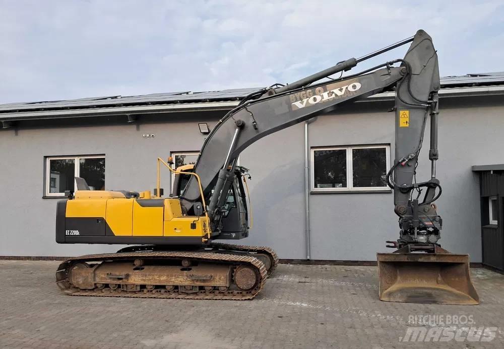 Volvo EC 220 DL Гусеничные экскаваторы