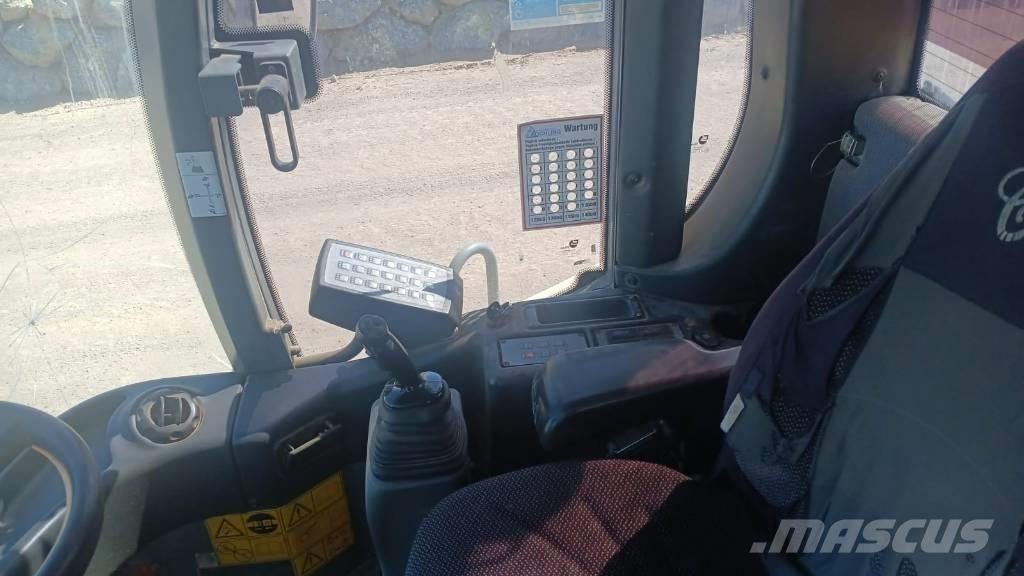 Liebherr L 556 Фронтальные погрузчики