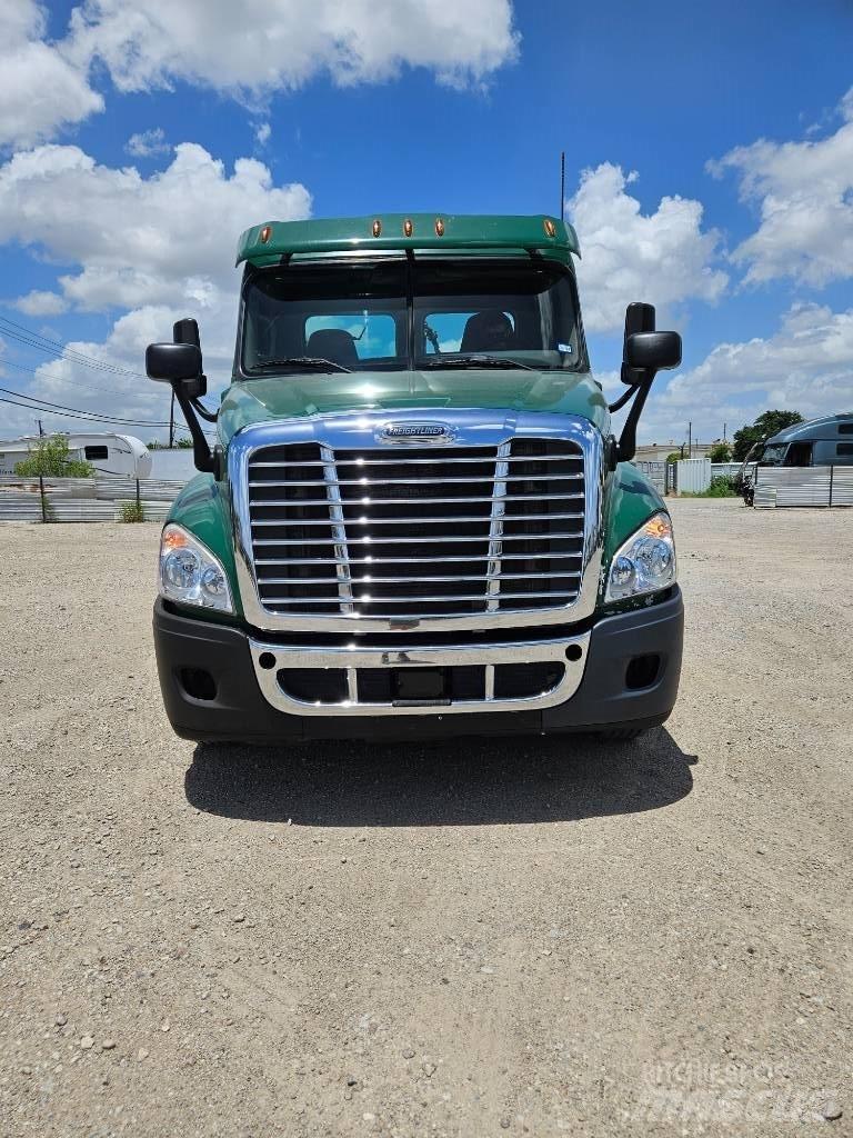 Freightliner 125 Седельные тягачи