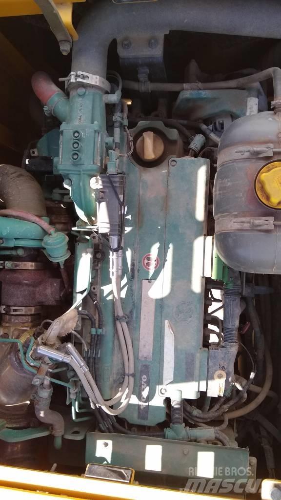 Volvo EC220DL Гусеничные экскаваторы