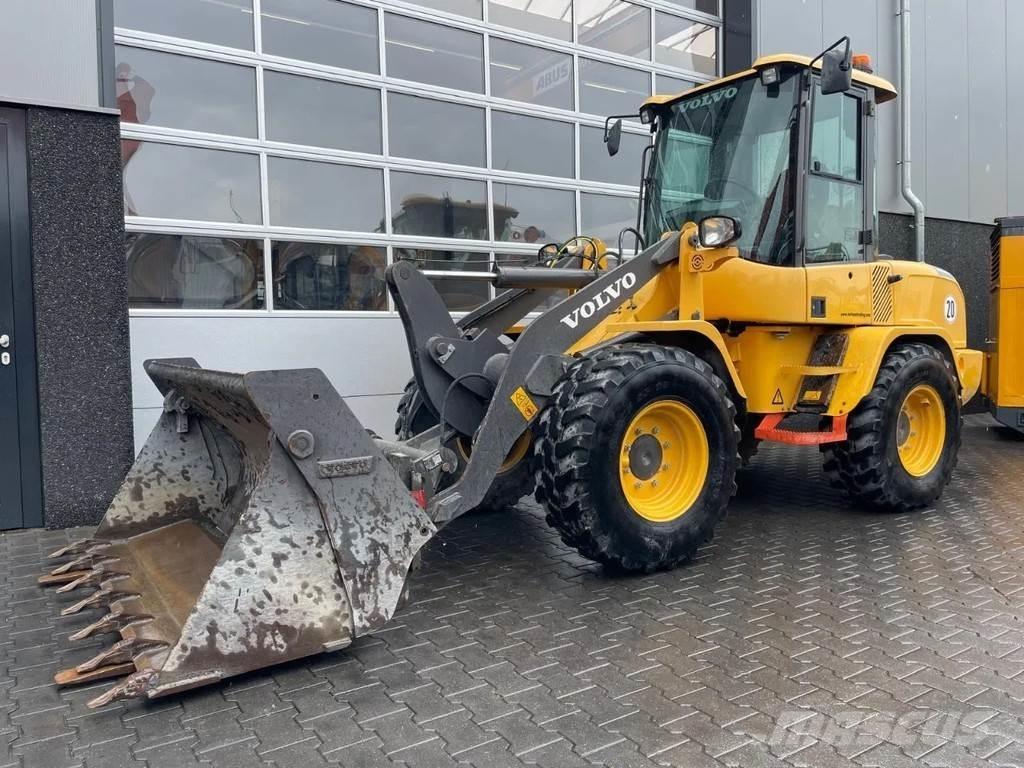 Volvo L30G Фронтальные погрузчики