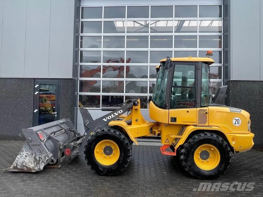 Volvo L30G Фронтальные погрузчики