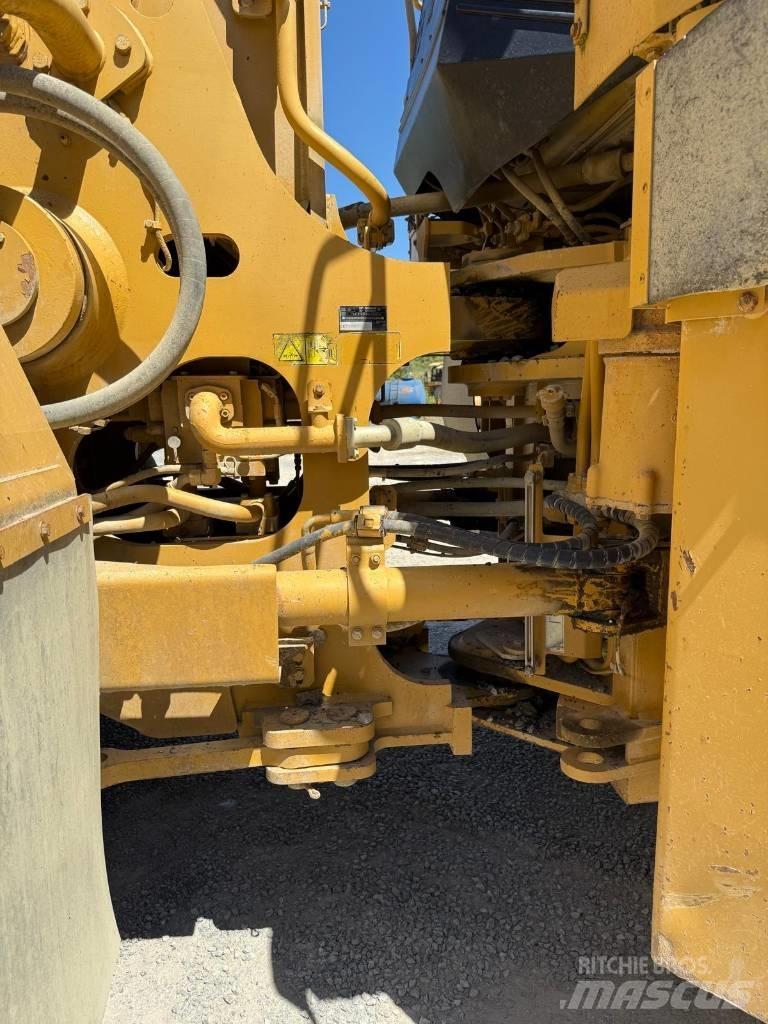 CAT 988 H Фронтальные погрузчики