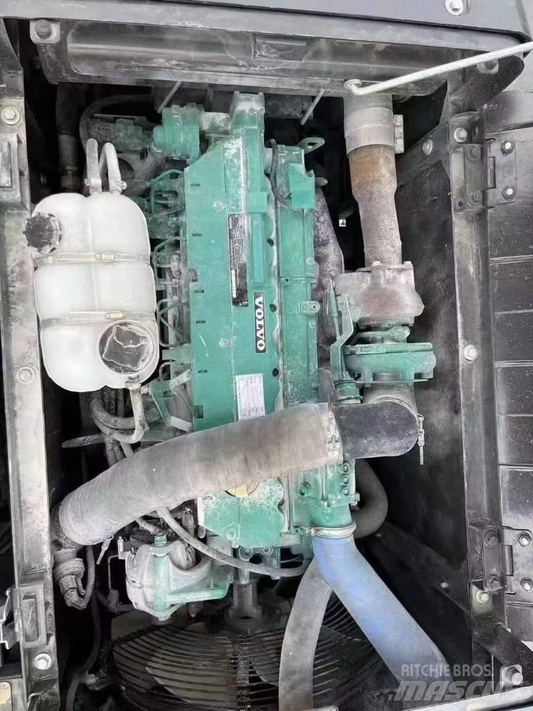 Volvo EC 240 Гусеничные экскаваторы