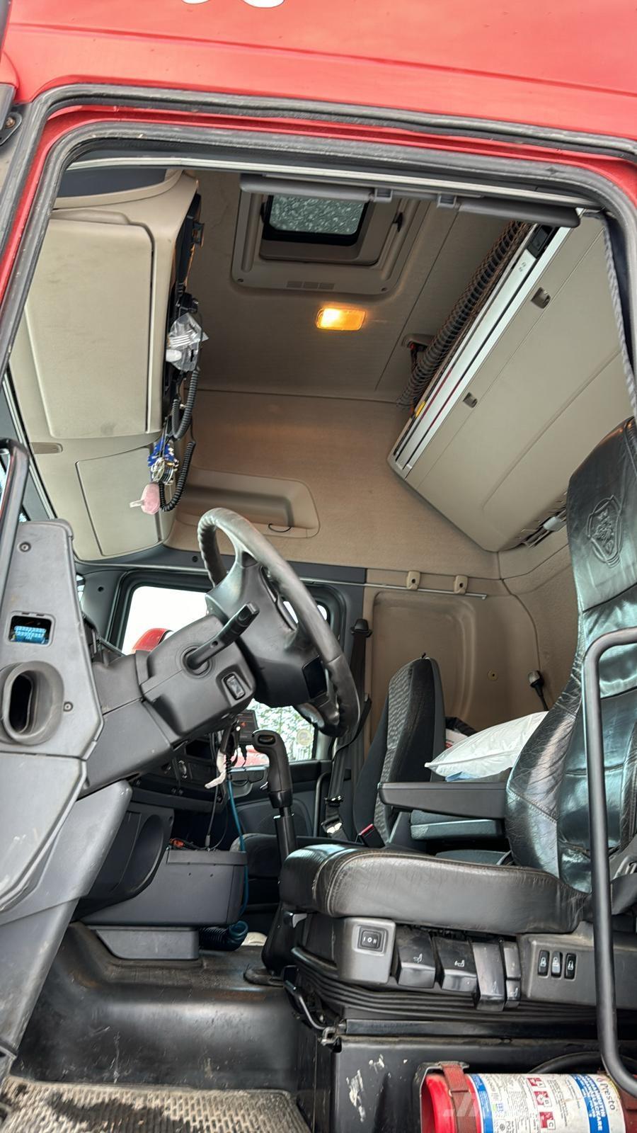 Scania R560 Грузовики-Щеповозы
