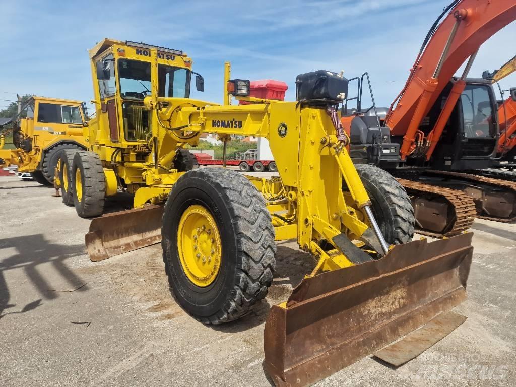 Komatsu GD 521 A-1 Грейдеры