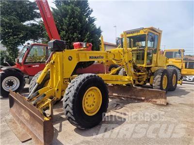 Komatsu GD 521 A-1 Грейдеры