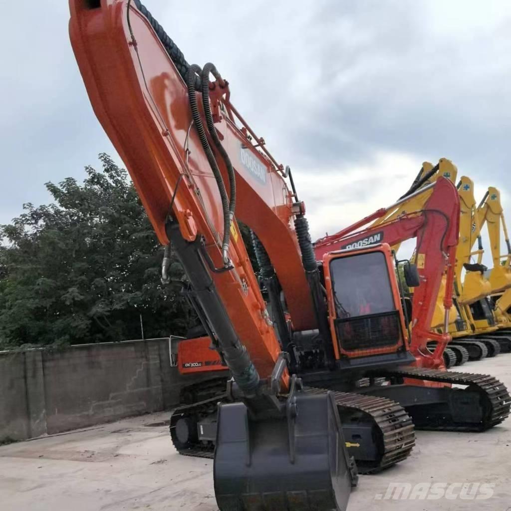 Doosan DX 300 Гусеничные экскаваторы