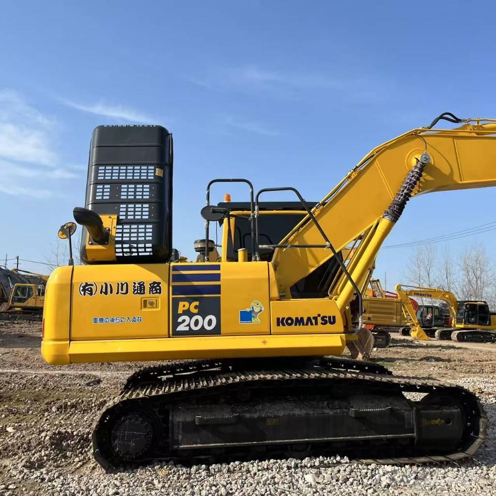 Komatsu PC 200 Гусеничные экскаваторы