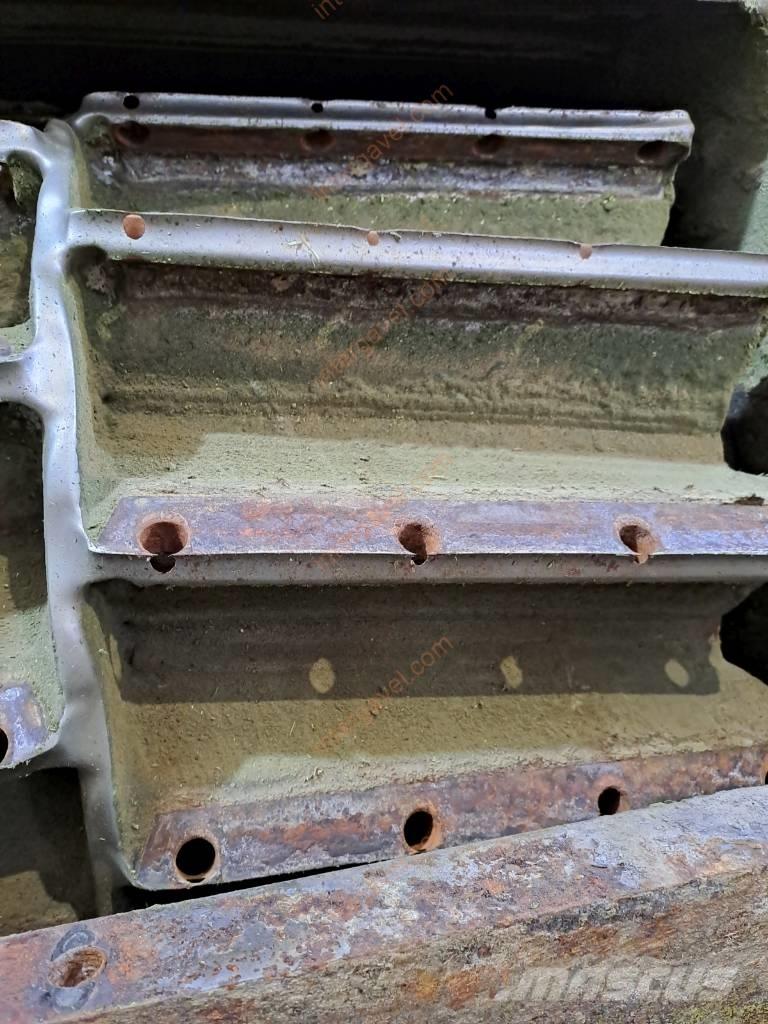 CLAAS Jaguar 850 Самоходные кормоуборочные комбайны