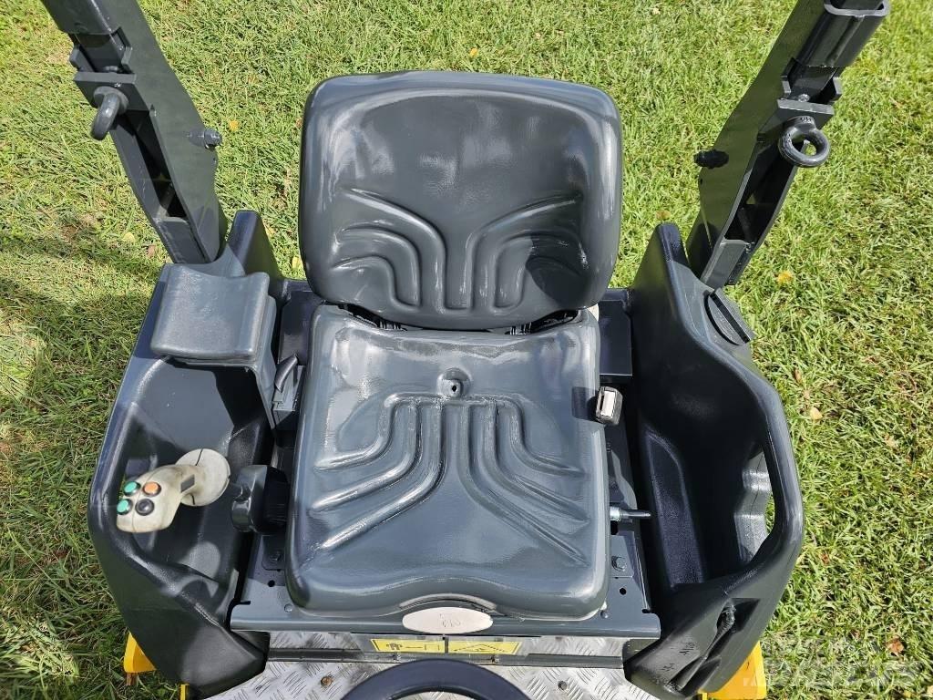 Bomag BW 120 AD Катки тротуарные