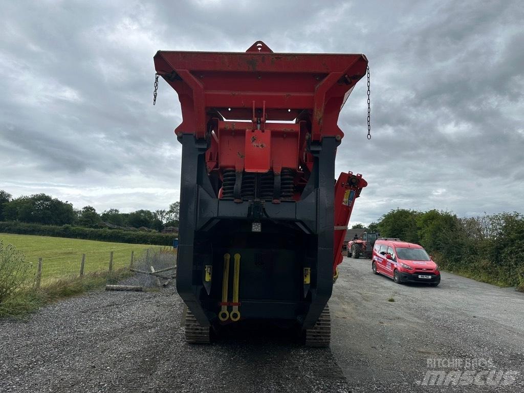 Sandvik QJ 241 Мобильные дробилки