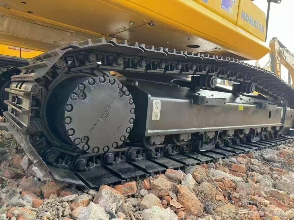 Komatsu PC 220 Гусеничные экскаваторы