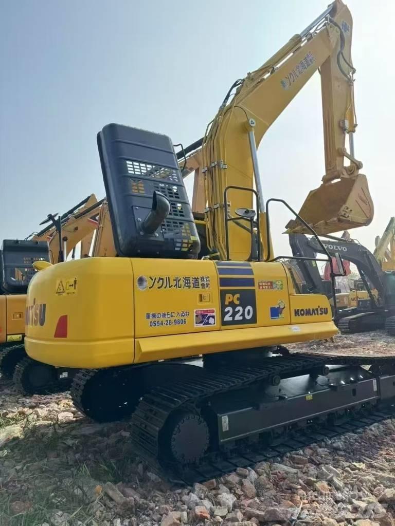 Komatsu PC 220 Гусеничные экскаваторы