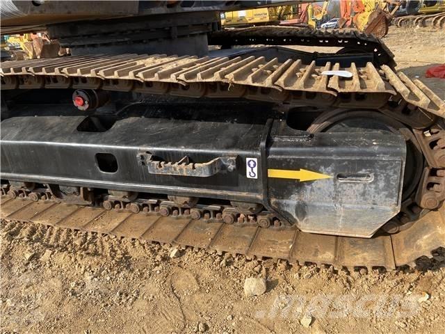 Hitachi ZX210 Гусеничные экскаваторы