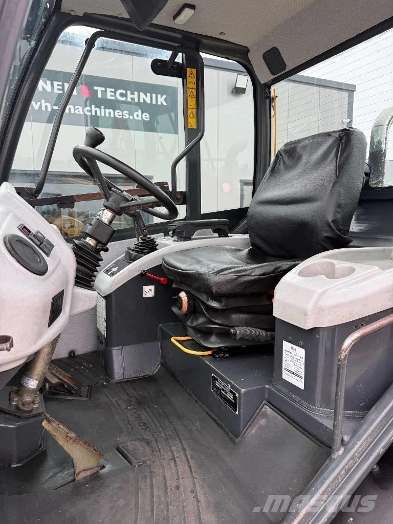 Komatsu WA 70-5 Фронтальные погрузчики