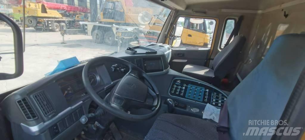 Sany SAC1300T Автокраны