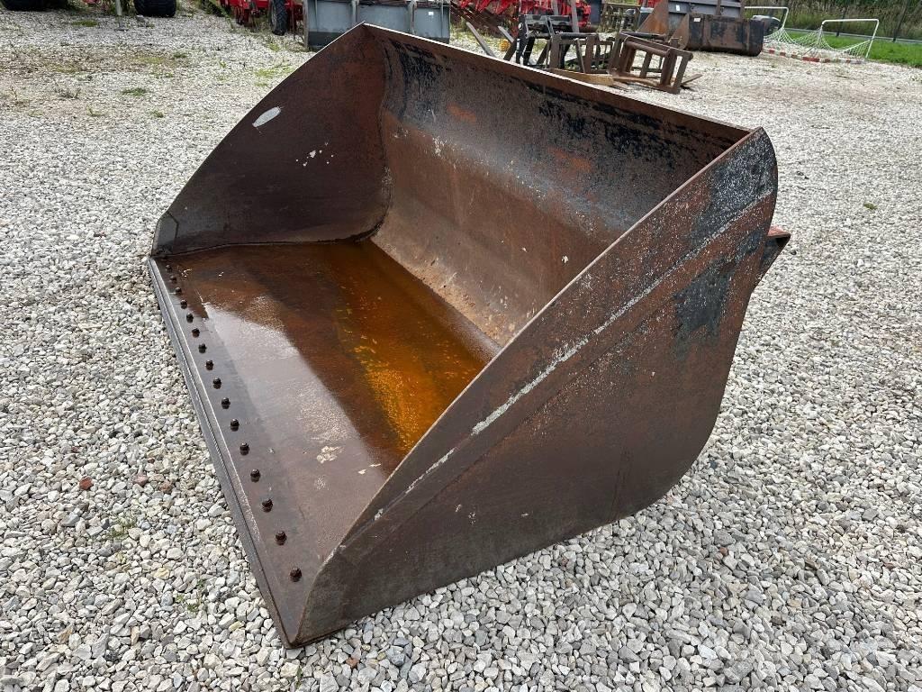ŁYŻKA MANITOU 2,4 M Комплектующие для погрузочных и сельхозмашин