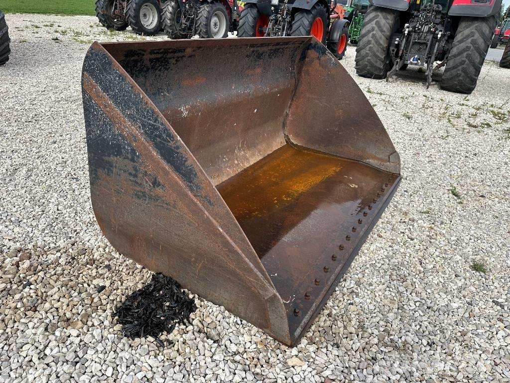 ŁYŻKA MANITOU 2,4 M Комплектующие для погрузочных и сельхозмашин