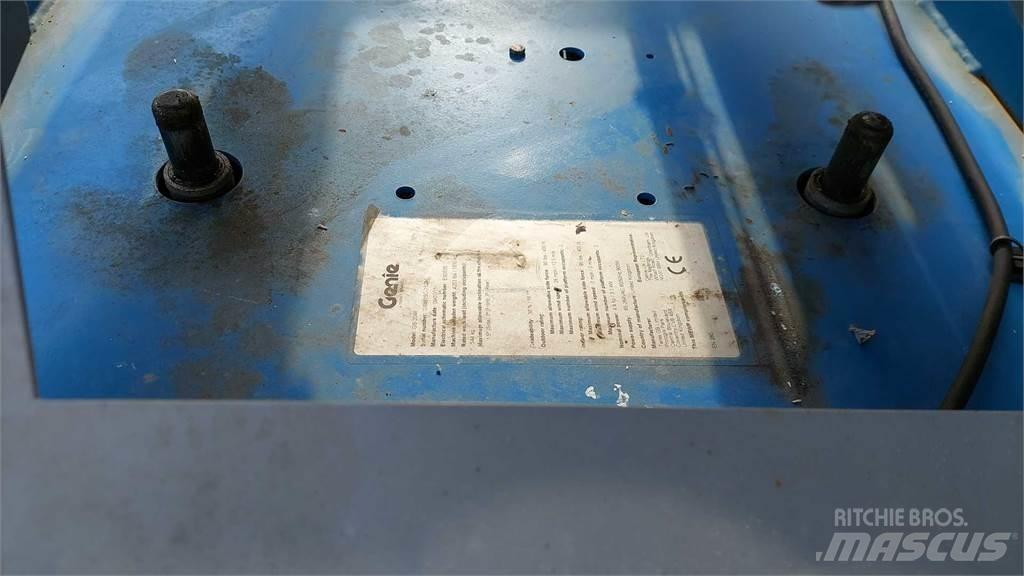 Genie GS2046 Ножничные подъемники