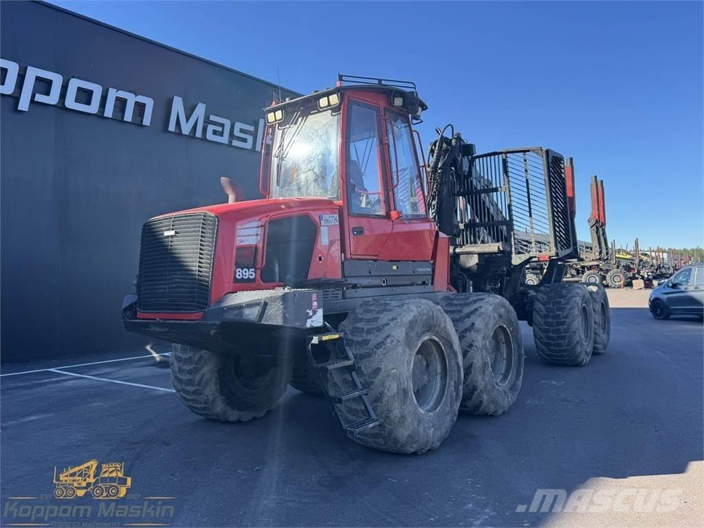 Komatsu 895 Форвардеры