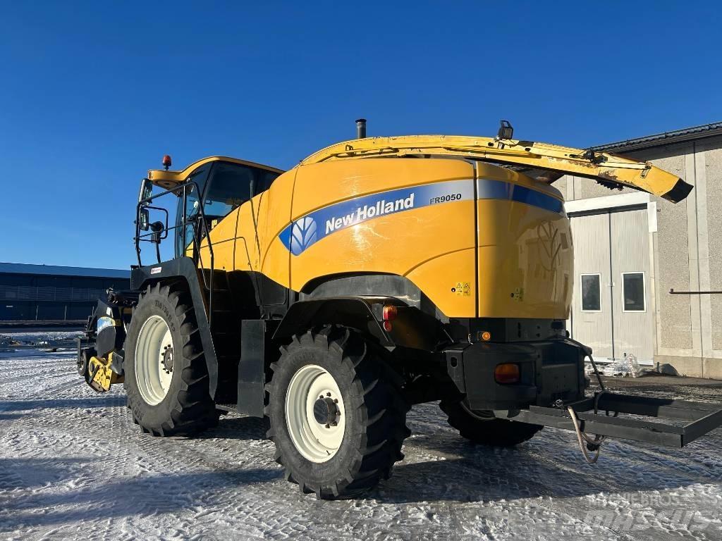 New Holland FR9050 Самоходные кормоуборочные комбайны