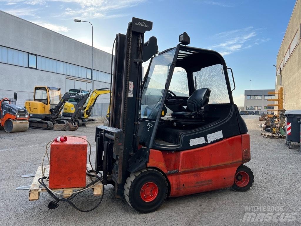 Linde E 25 Электропогрузчики