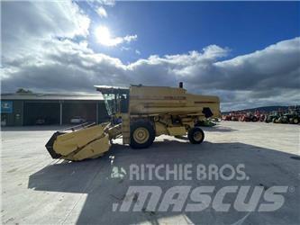 New Holland TX 34 Зерноуборочные комбайны
