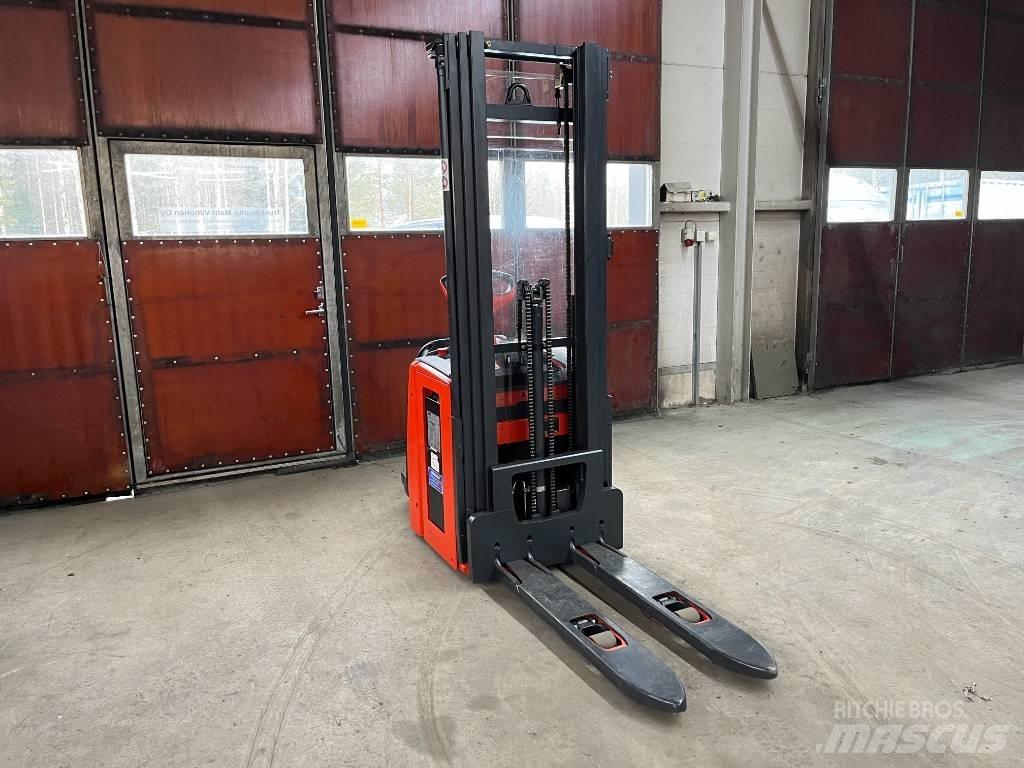 Linde L14AP Самоходные электроштабелёры