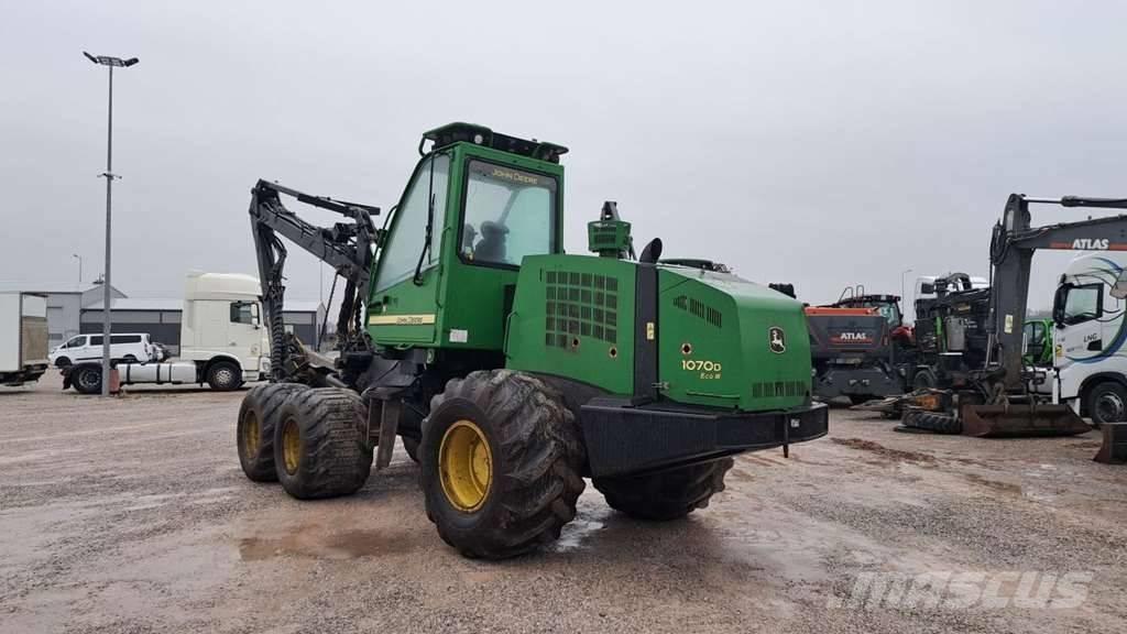 John Deere 1070 D Харвестеры