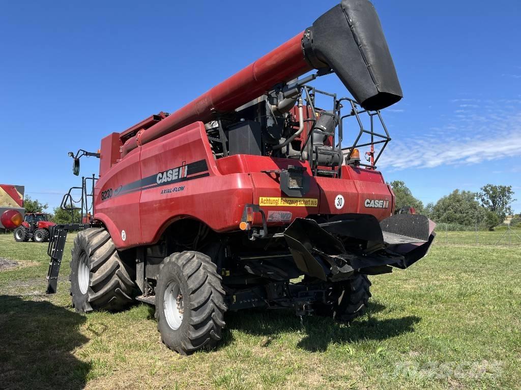 Case IH AF 8230 Зерноуборочные комбайны