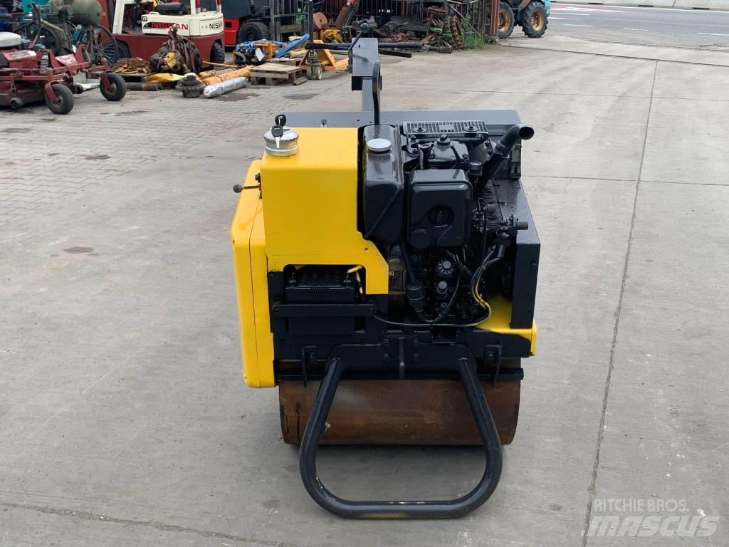 Mecalac MBR 71 Прицепные виброкатки