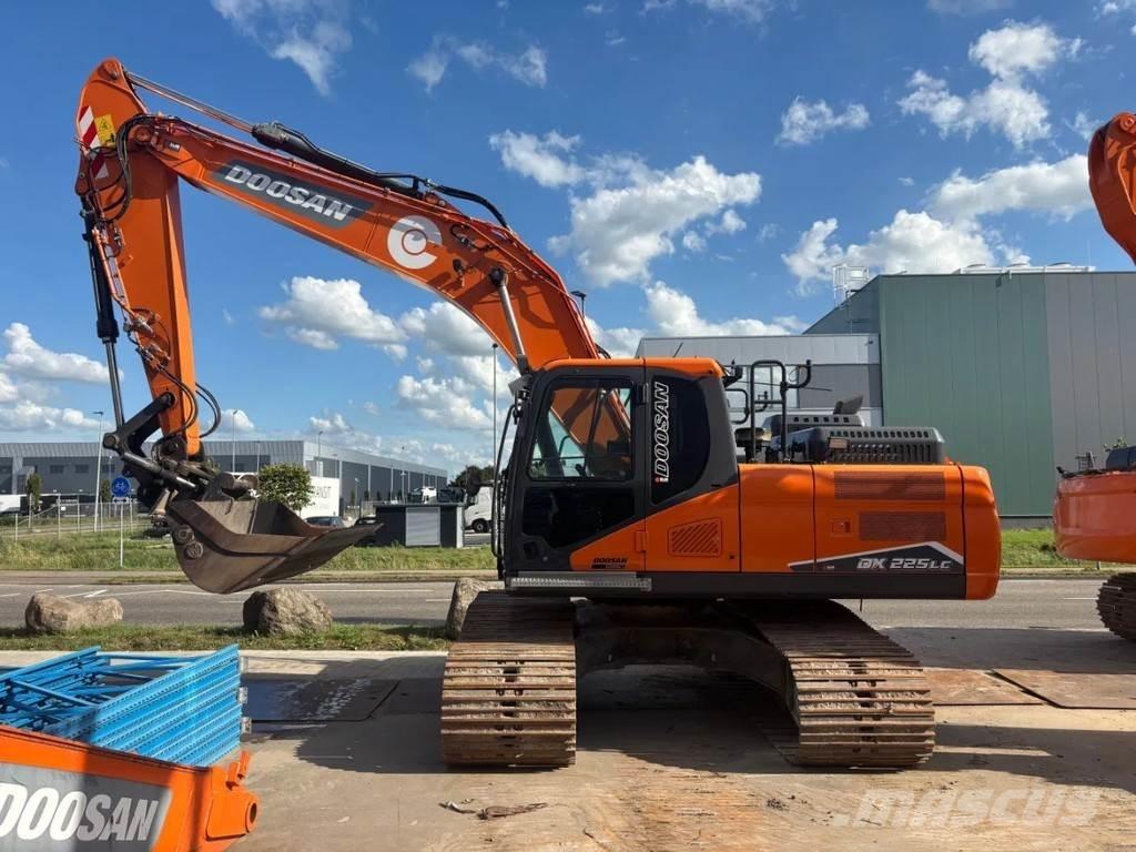 Doosan DX225LC-7 Гусеничные экскаваторы