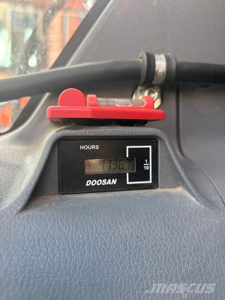 Doosan DX225LC-7 Гусеничные экскаваторы