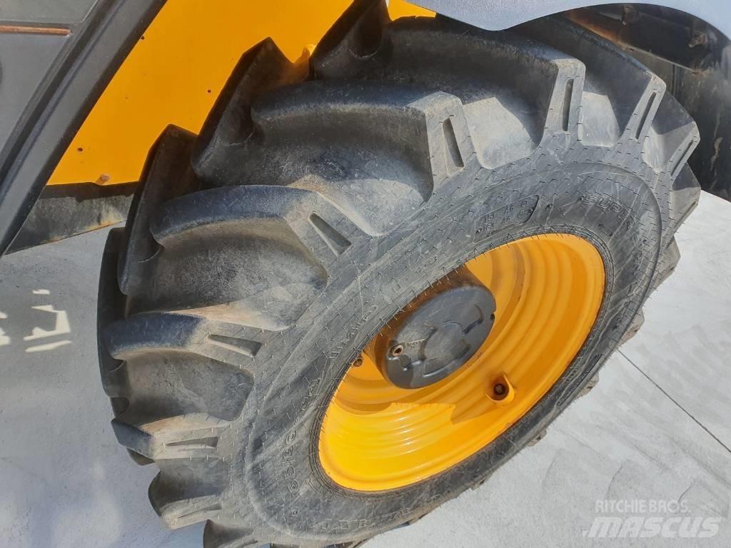 JCB 531-70 - BC25 Телескопические погрузчики