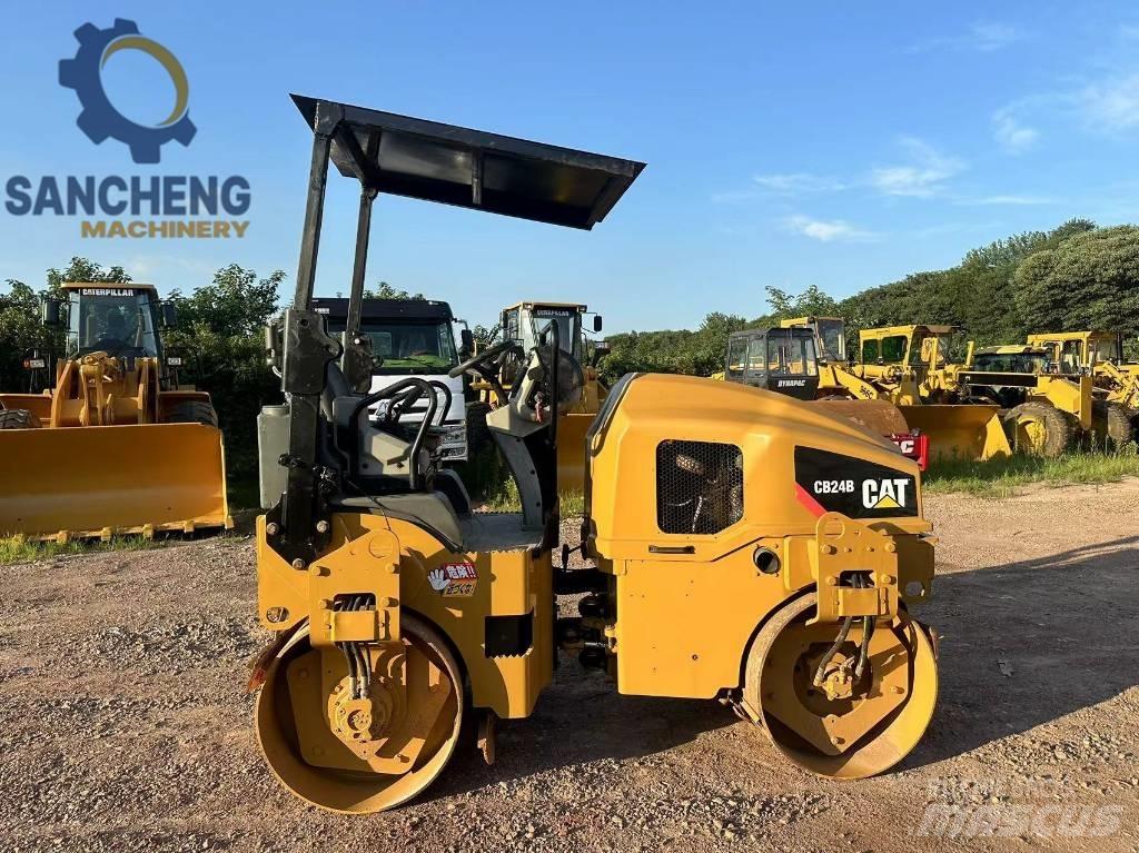 CAT CB24B Катки тротуарные