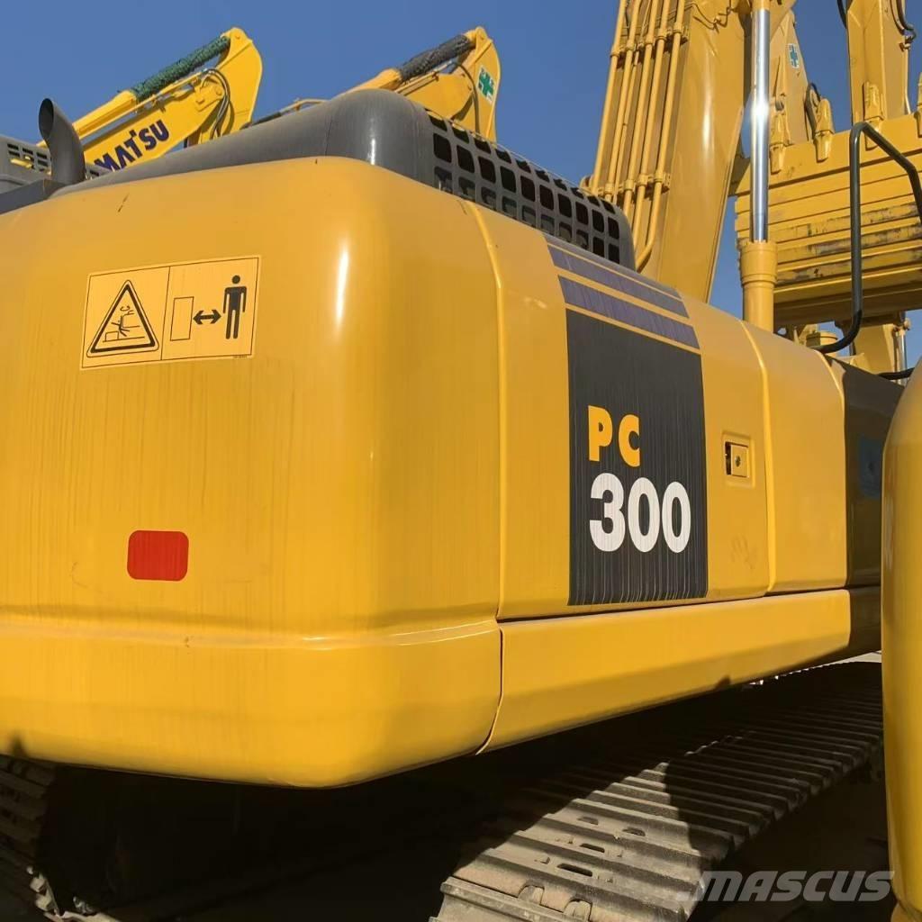 Komatsu PC 300-7 Гусеничные экскаваторы