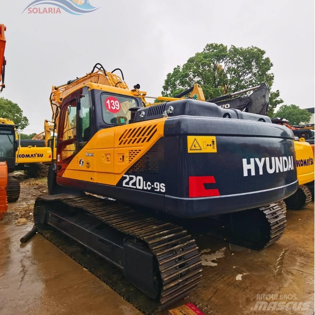 Hyundai R220LC-9S Колёсные экскаваторы