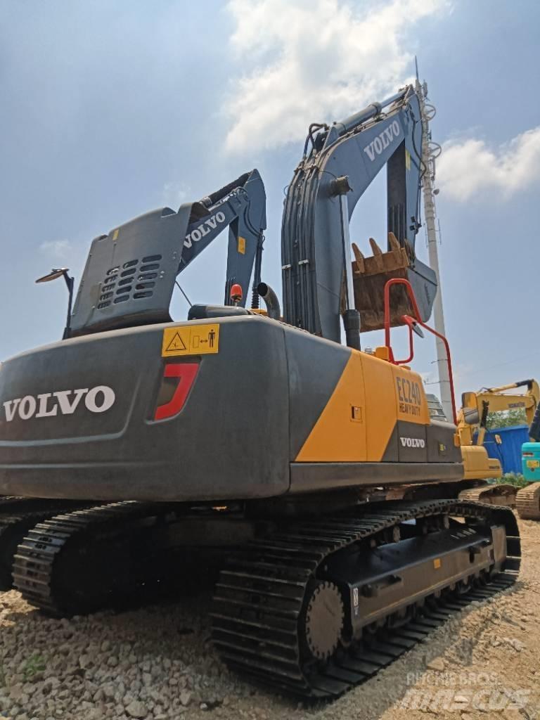 Volvo EC 240 Гусеничные экскаваторы